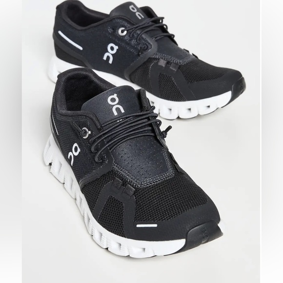 On Cloud 5 Sneakers in Black /white men size  12 gently used - Picture 2 of 16